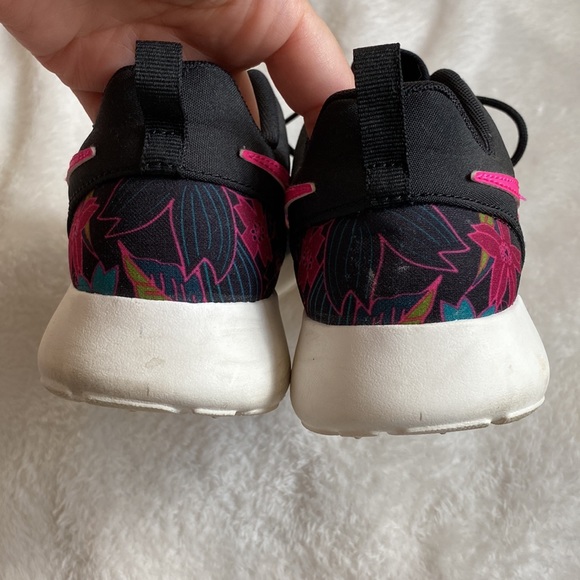 Nike sneakers - Picture 3 of 3